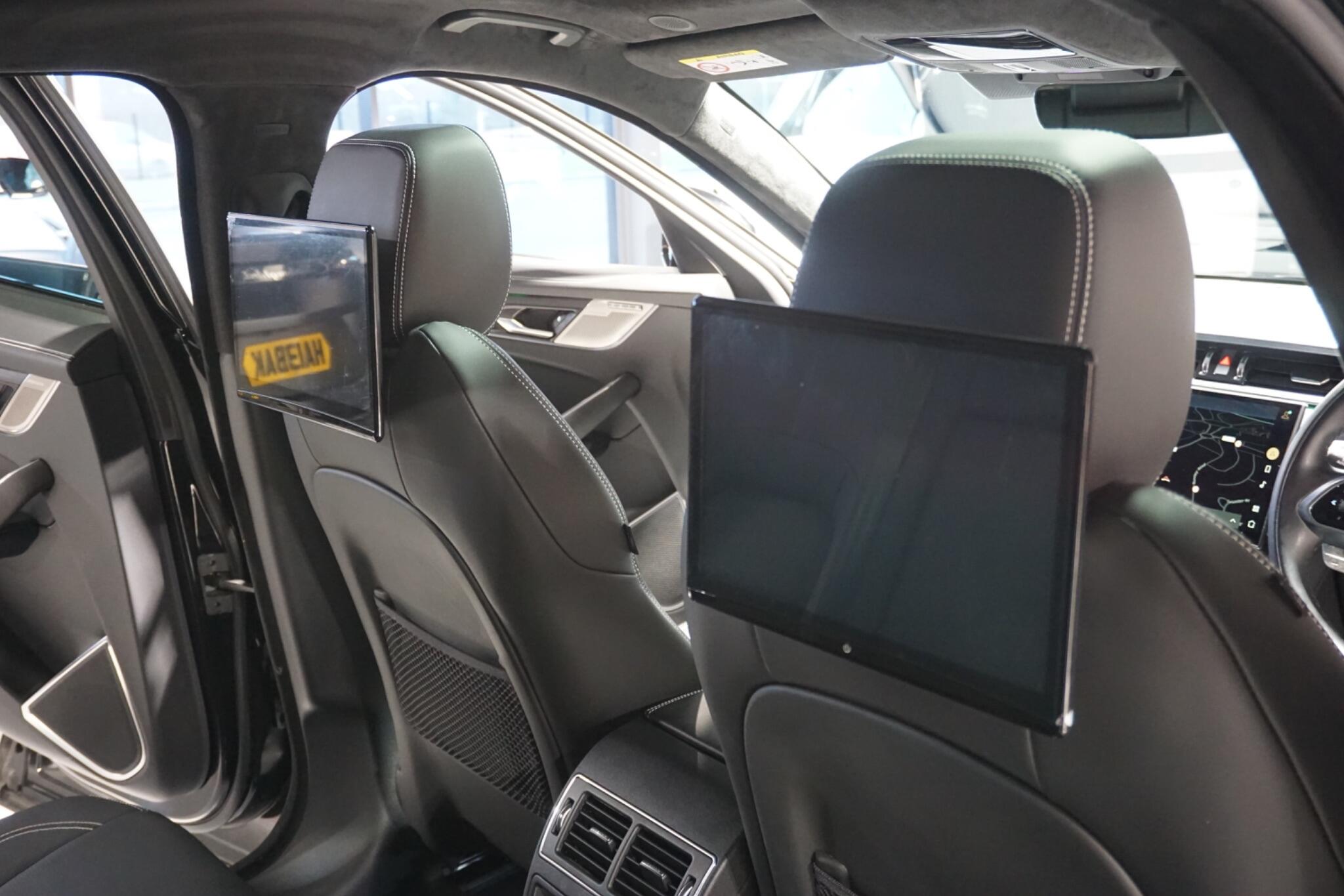 Jaguar F-PACE 3.0 D300 MHEV R-Dynamic HSE Black SUV 5dr Diesel Auto AWD Euro 6 (s/s) (300 ps)